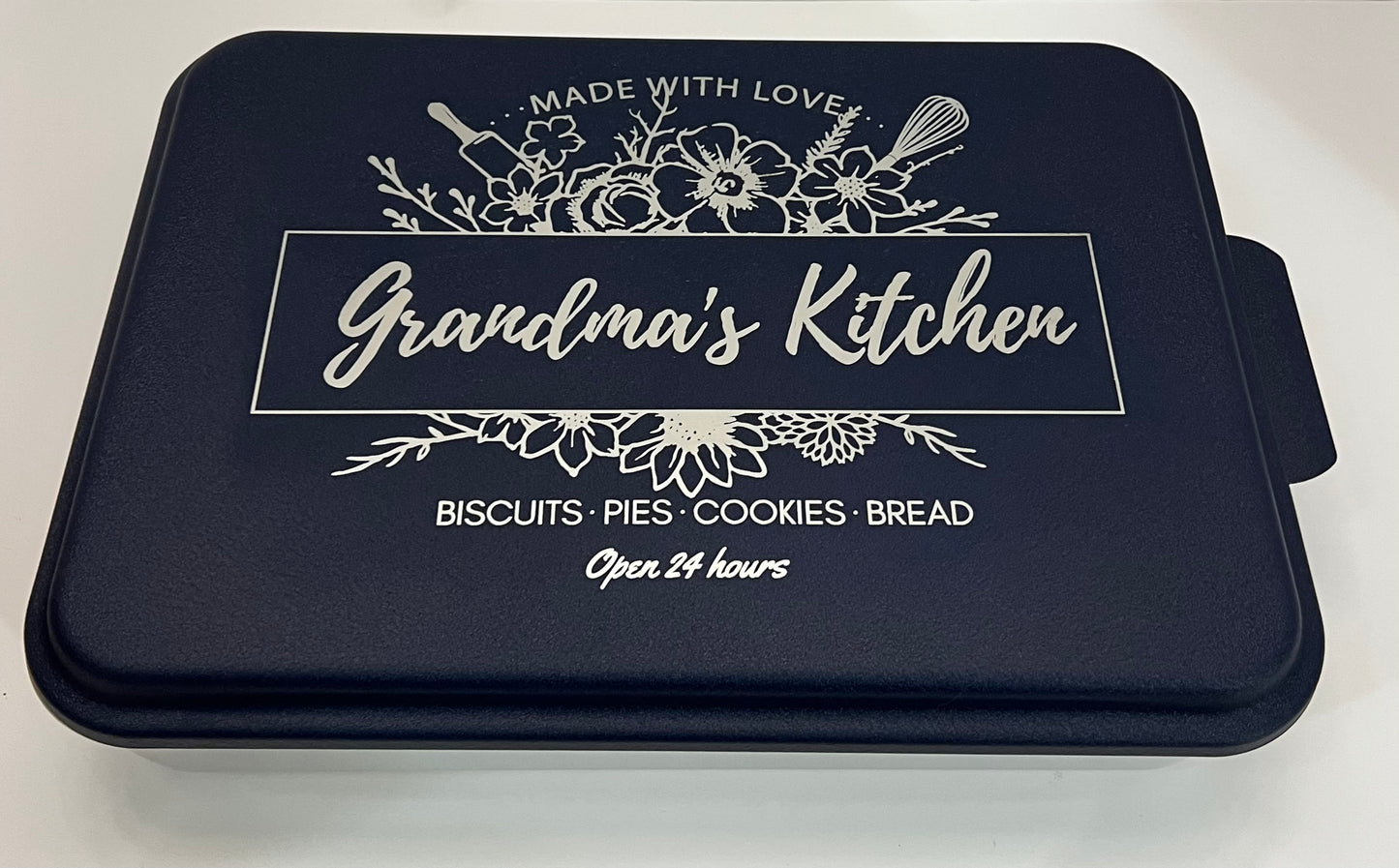 Grandma’s Kitchen Engraved Cake Pan